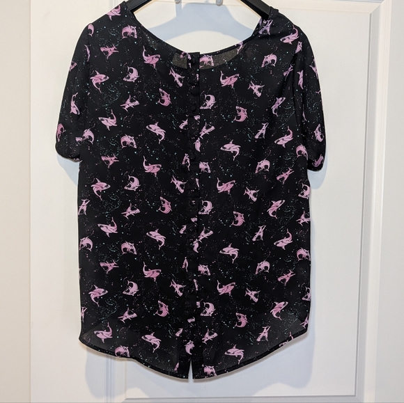 Like New Torrid Universal Jaws Georgette Blouse Shark Print - Picture 9 of 11